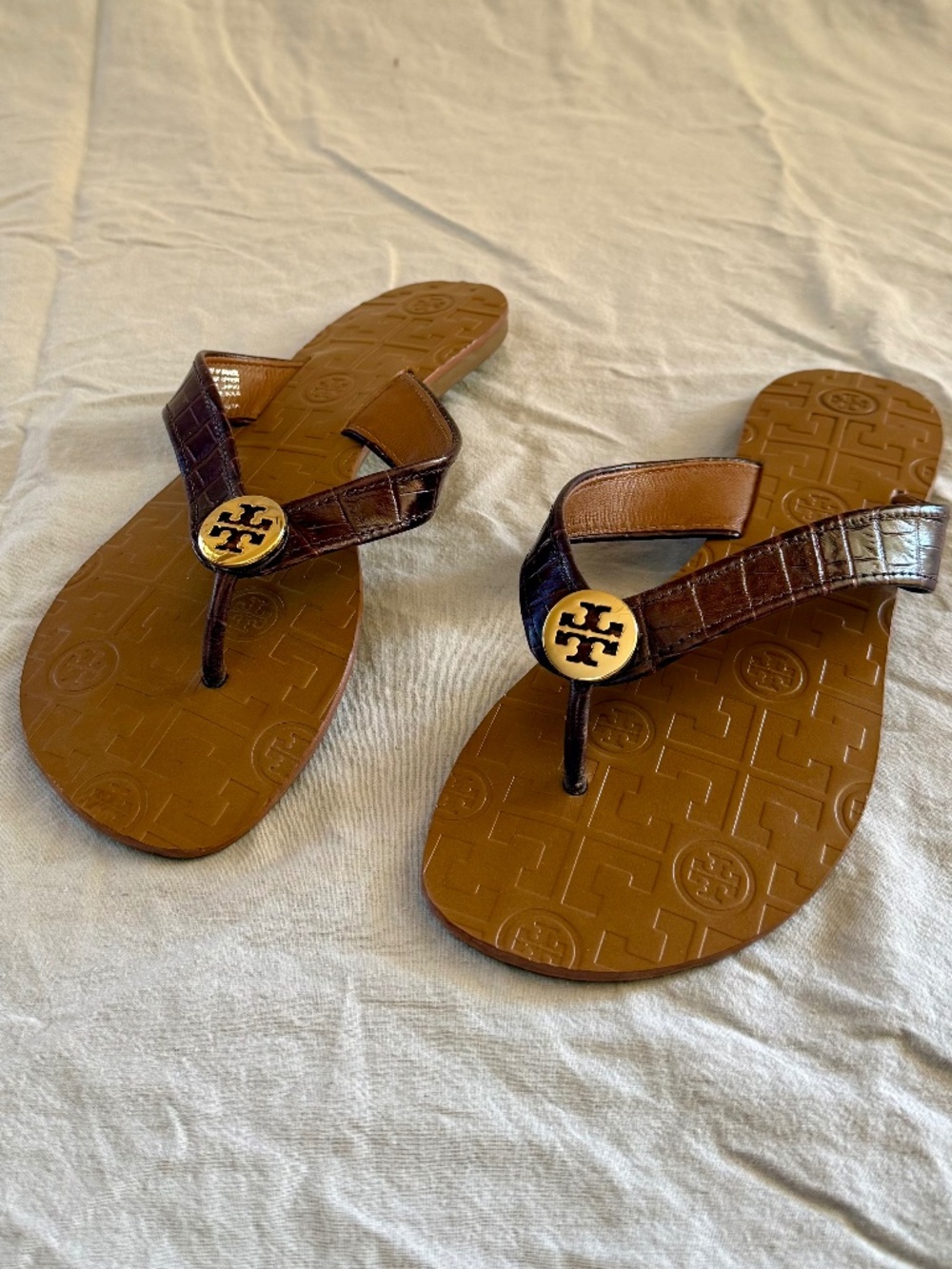 Tory Burch Thora Brown Croc Embossed Leather Thong Sandals Size 7
